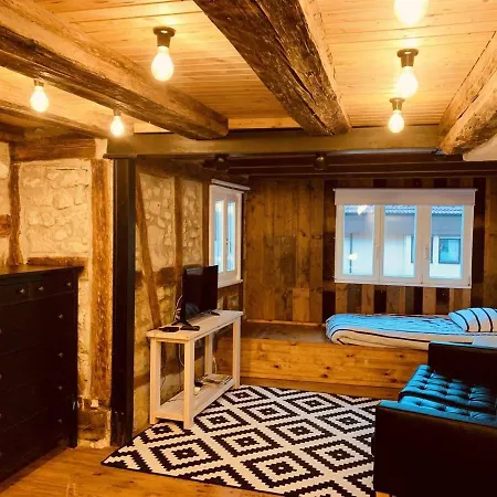 Zuhause In Unserer Hausele *